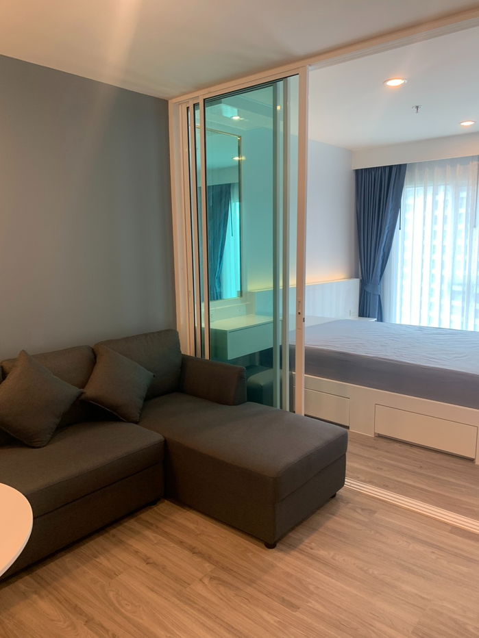 picture Rent  Regent Home Bangna, Build B, 12-14th floor, built-in, luxurious throughout the room, open view, very beautiful, rental price 11,000 baht - 43/45