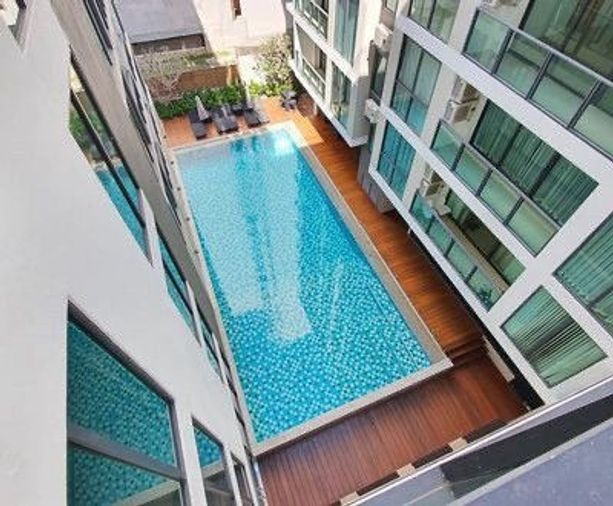 ออโรร่า คอนโดมิเนียม, ชั้น 3ชื่อต่างชาติ, 2.39 ลบ