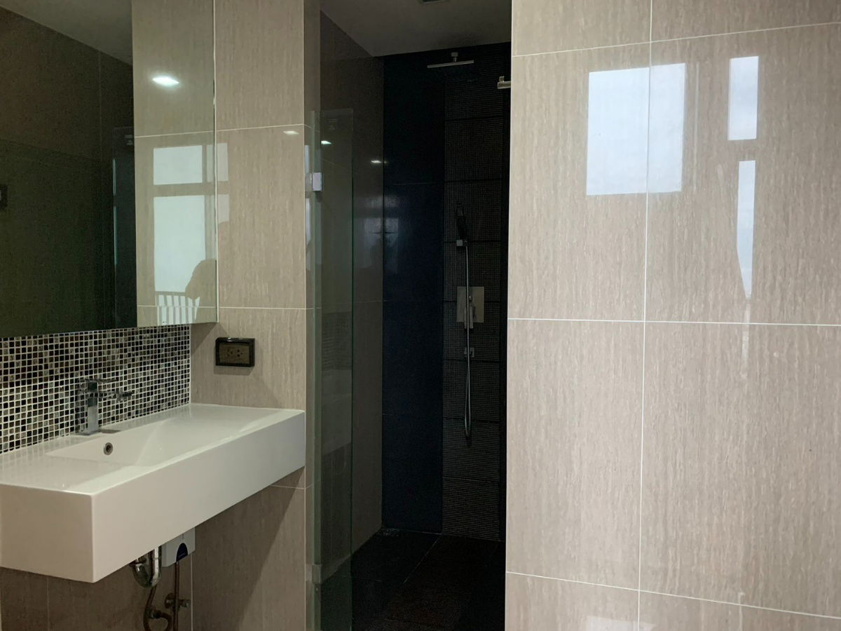 รูป TA-0689🏙️ Rhythm Sukhumvit 44/1 Duplex 1 ห้องนอน  ติด BTS พระโขนง 0 เมตร 19500 บาท ทักไลน์ 0918954144 - รูปที่ 9/9