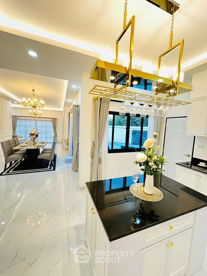 รูป บ้าน 4-ห้องนอน ที่ รัตนากร วิลเลจ 18 ใกล้ เมืองพัทยา (ID 2060417) - รูปที่ 17/19