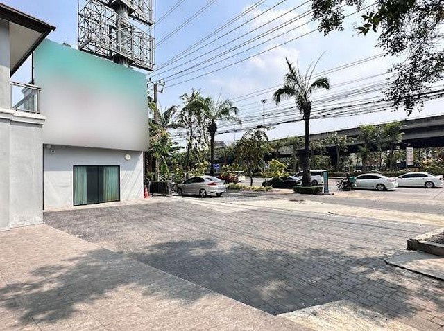 รูป ขายบ้านเดี่ยว 2 ชั้นติดถนนใหญ่เลียบทางด่วนรามอินทรา ก่อนถึง Central Eastville   - รูปที่ 2/15