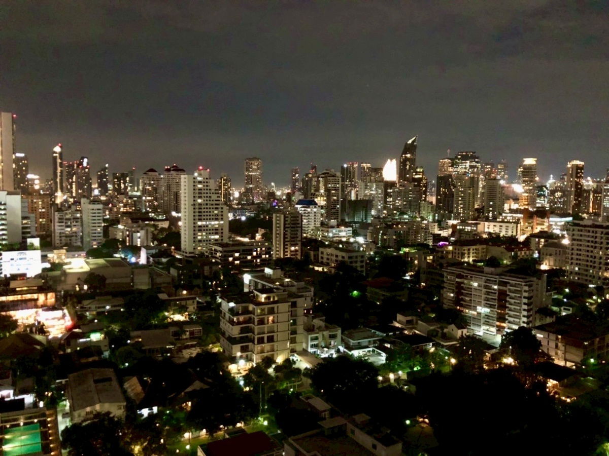 picture  Ivy                        Thonglor - 10/10