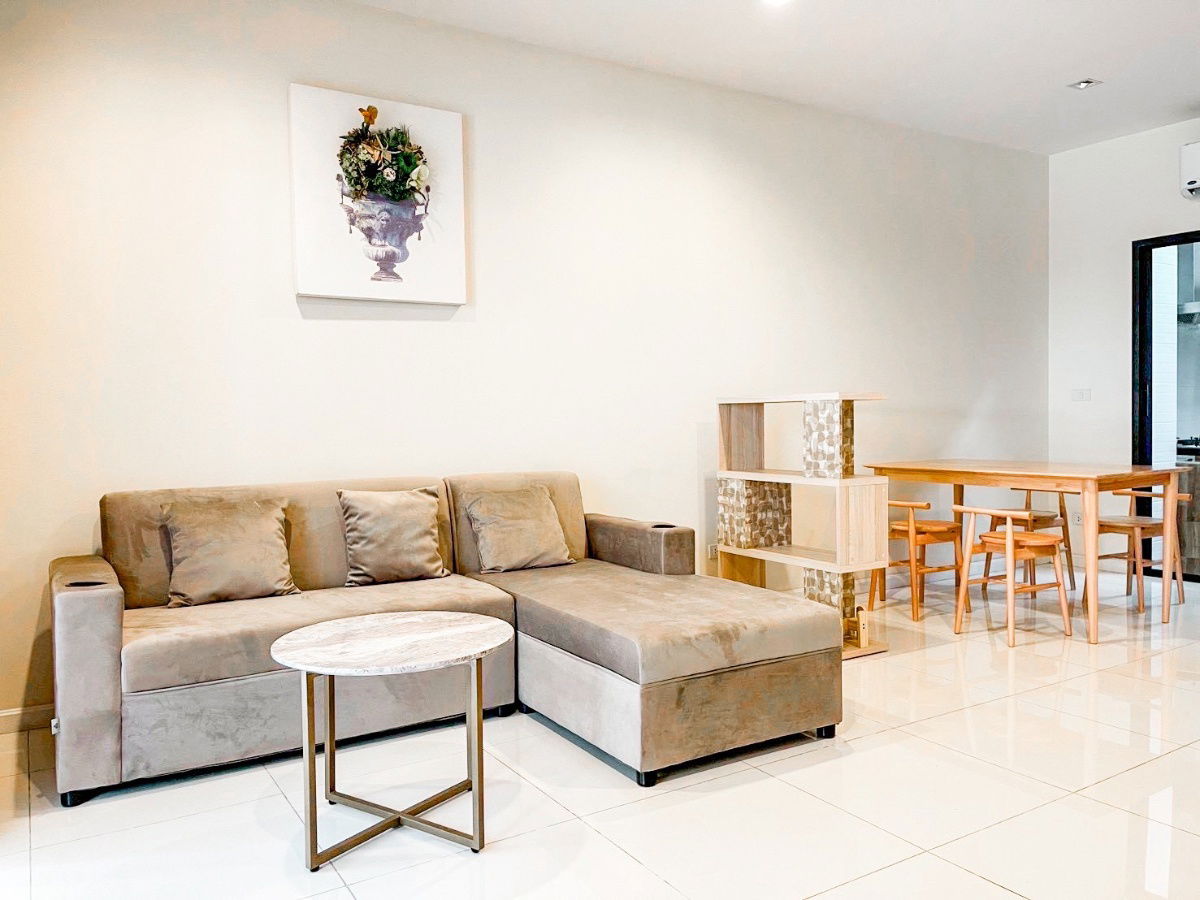 picture 🏠✨ Townhome for Rent – Eigen Premium (3-Storey)  📍 Soi Pattanakarn 99 (New Pattanakarn Road) – Prime location, easy access 🚗 - 8/10