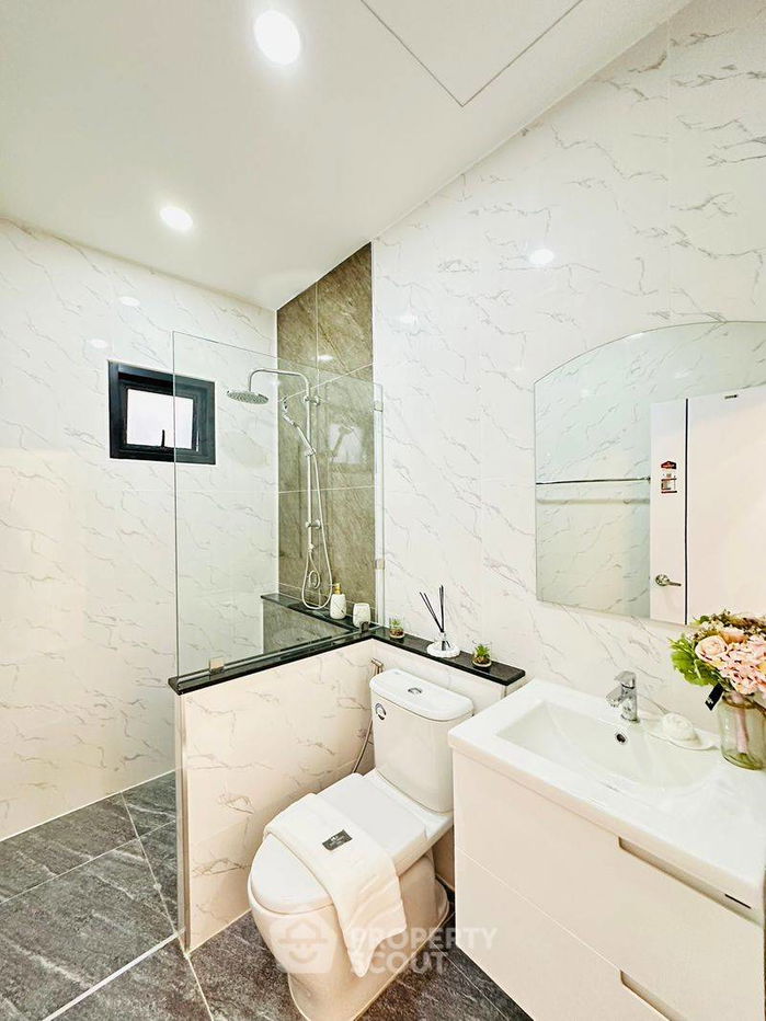 รูป บ้าน 4-ห้องนอน ที่ รัตนากร วิลเลจ 18 ใกล้ เมืองพัทยา (ID 2060417) - รูปที่ 9/19