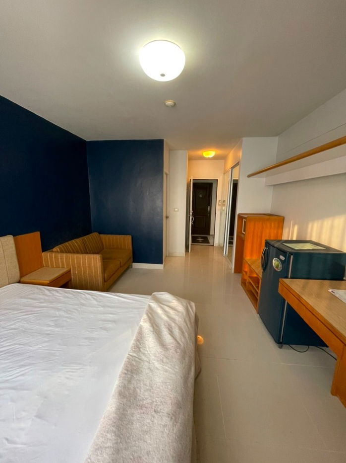picture For rent: I House Laguna RCA, 7th floor, Building D, corner room (with washing machine) - 2/7