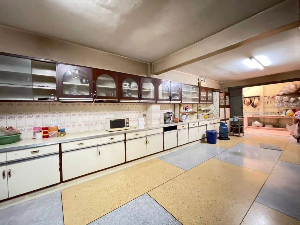 picture For Sale: 2 Adjacent Commercial Buildings, 5 Storeys + Mezzanine Floor Prime on Rama VI Soi 19, Ratchathewi , Phaya Thai, Bangkok. - 12/14