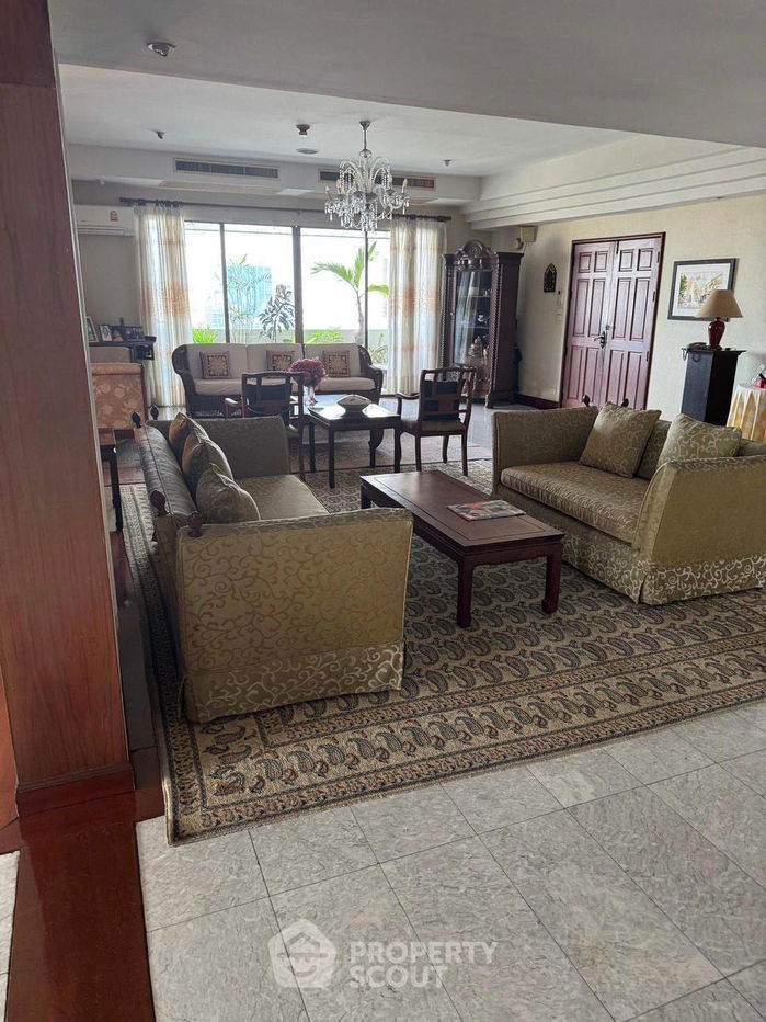 picture 4-BR Condo at Oriental Towers Condominium near BTS Ekkamai (ID 2308587) - 10/10