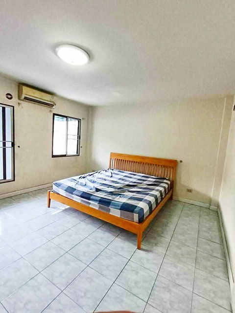 picture BaanKlangMuang Rama9 ARL HuaMak 700m. Townhouse for rent 3Storeys SuanLuang HuaMak Airport 700m. 3-s - 3/8
