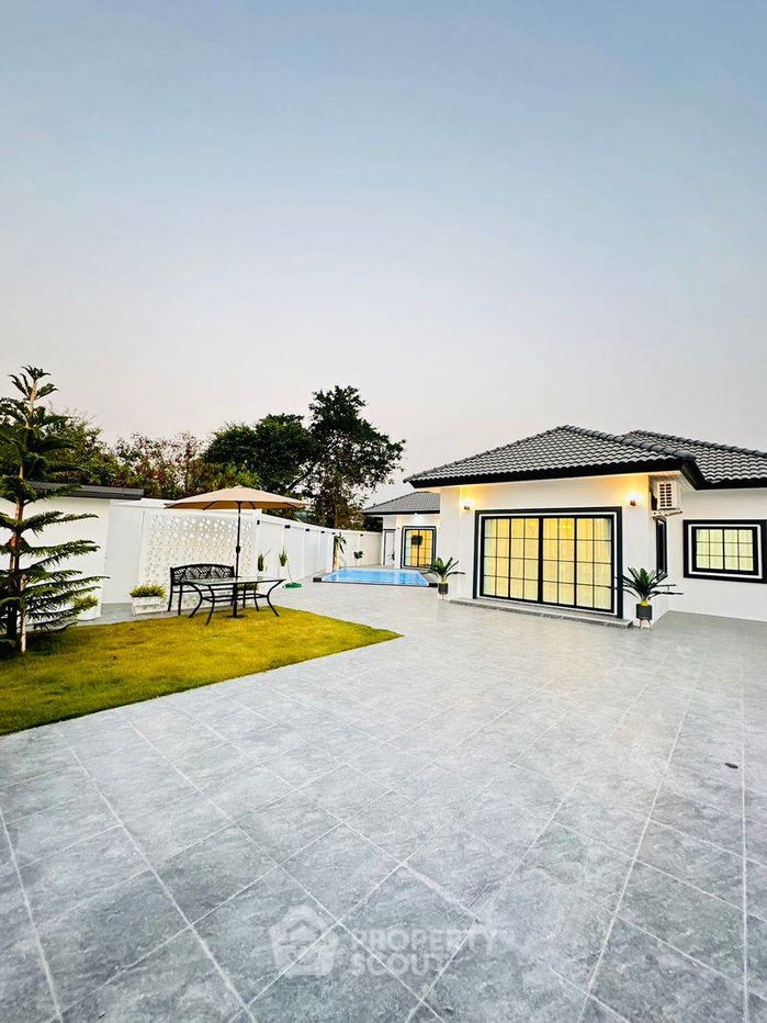 รูป บ้าน 4-ห้องนอน ที่ รัตนากร วิลเลจ 18 ใกล้ เมืองพัทยา (ID 2060417) - รูปที่ 2/19
