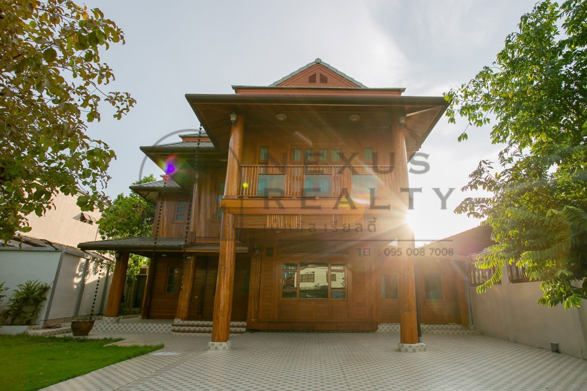 picture ✨Luxury Teakwood House for Rent near MRT Ratchadaphisek – Cozy Living, Prime Location✨ - 4/75