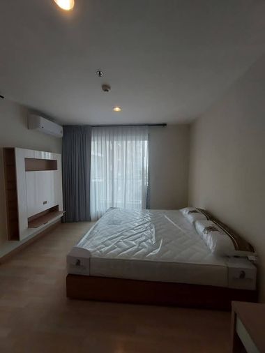 Renting Rhythm Ratchada, the room on the 11th floor
