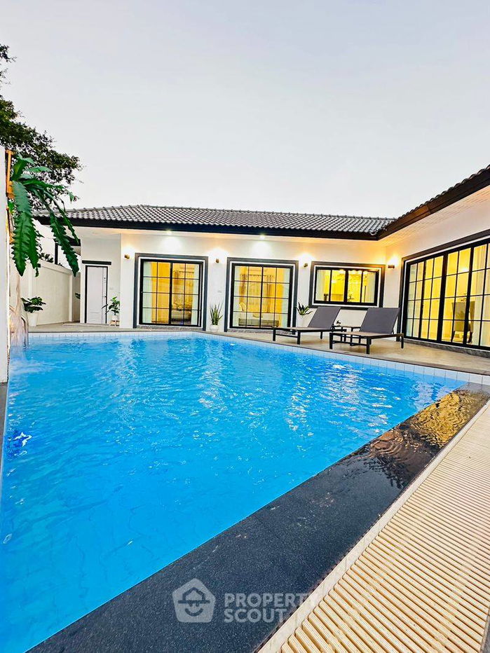 รูป บ้าน 4-ห้องนอน ที่ รัตนากร วิลเลจ 18 ใกล้ เมืองพัทยา (ID 2060417) - รูปที่ 1/19