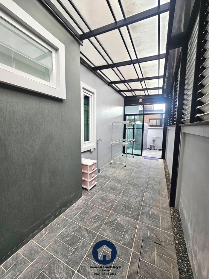 picture Single house for rent in a development in Ban Phru. 3 bedrooms, 75 sq wah (20,000 sq m). Rent: 20,000 baht/month. - 16/19