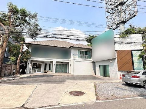 ขายบ้านเดี่ยว 2 ชั้นติดถนนใหญ่เลียบทางด่วนรามอินทรา ก่อนถึง Central Eastville  