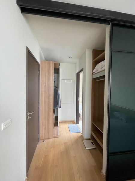 picture Pyne by Sansiri【𝐒𝐄𝐋𝐋 & 𝐑𝐄𝐍𝐓】🔥A classic, dark-toned room adds a touch of somberness and intrigue.🔥  Contact Line ID: @hacondo - 2/8