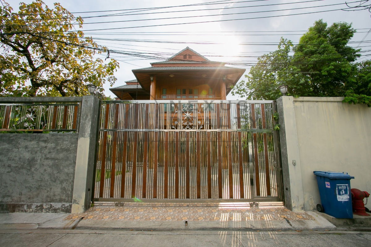 picture ✨Luxury Teakwood House for Rent near MRT Ratchadaphisek – Cozy Living, Prime Location✨ - 73/75