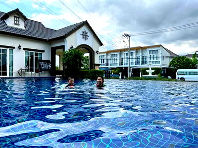 Townhouses for rent Ramkhamhaeng University 2 : Bangna Suanluang Luxury project with central area Ratchaphruek Market 2.3 km. Townhouse for rent 2-s