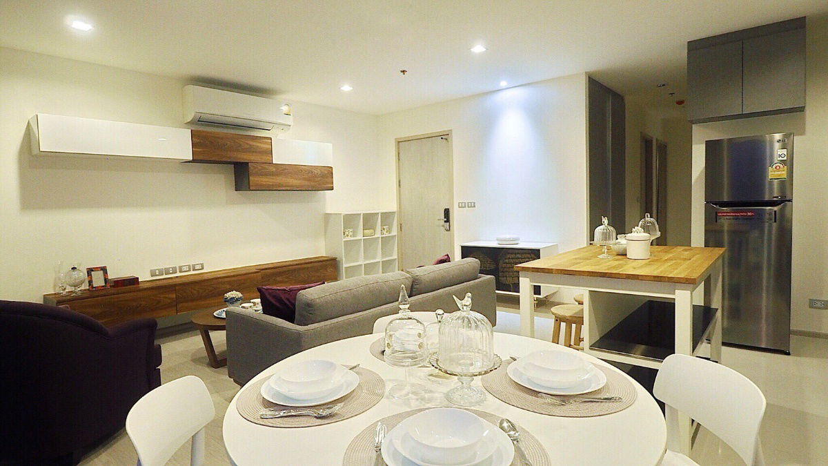 picture Rhythm Sukhumvit 36-38    2 Bedrooms 2 Bathrooms size 88 Sq.m.   - 10/10