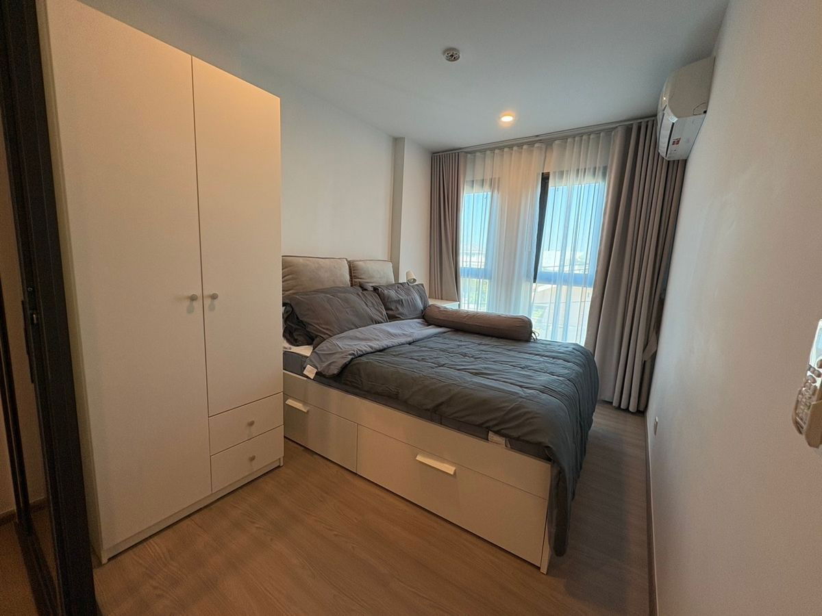 picture ✨Aspire Ratchayothin is just 300 meters from BTS Ratchayothin. Ready to move in! Shuttle service available  - 1/10