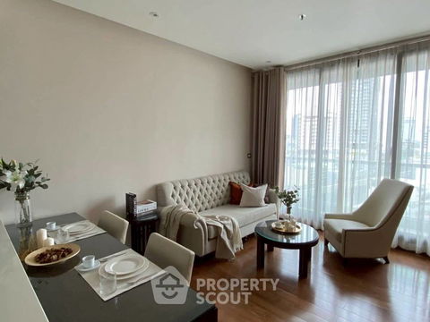 1-BR Condo at The Address Sukhumvit 28 near BTS Phrom Phong (ID 2308198)