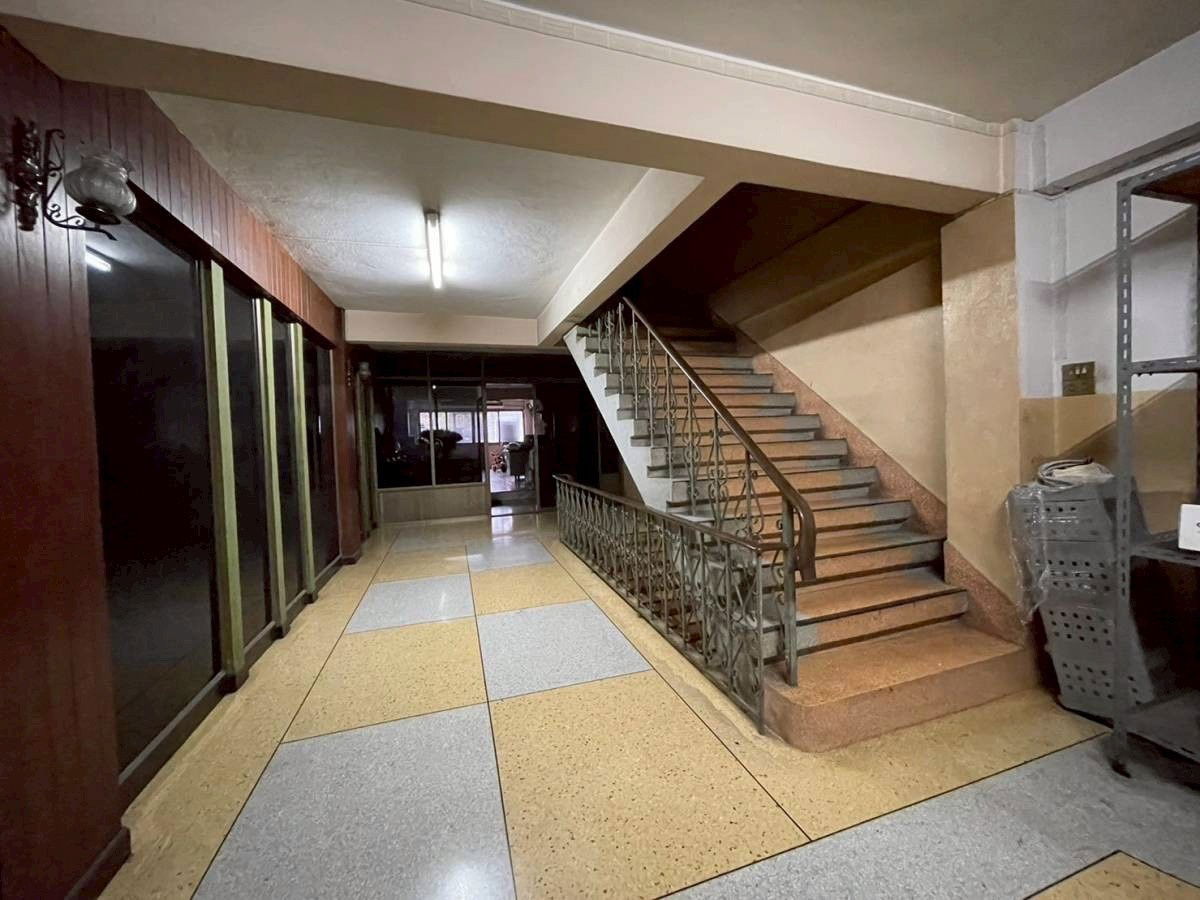 picture For Sale: 2 Adjacent Commercial Buildings, 5 Storeys + Mezzanine Floor Prime on Rama VI Soi 19, Ratchathewi , Phaya Thai, Bangkok. - 11/14