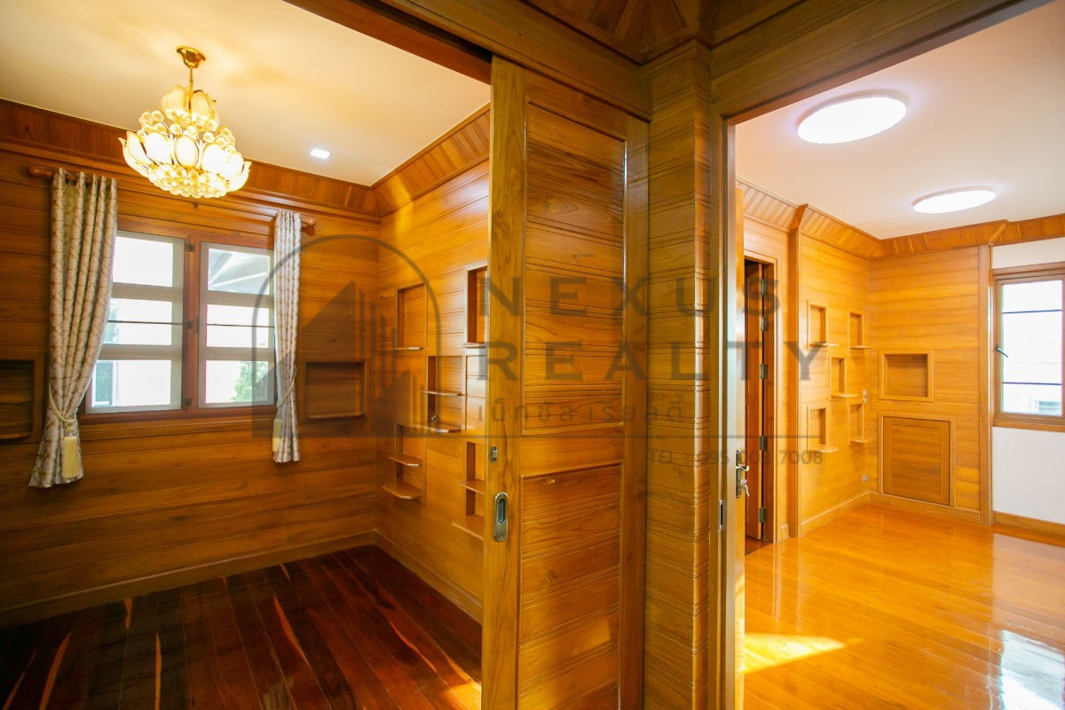 picture ✨Luxury Teakwood House for Rent near MRT Ratchadaphisek – Cozy Living, Prime Location✨ - 22/75