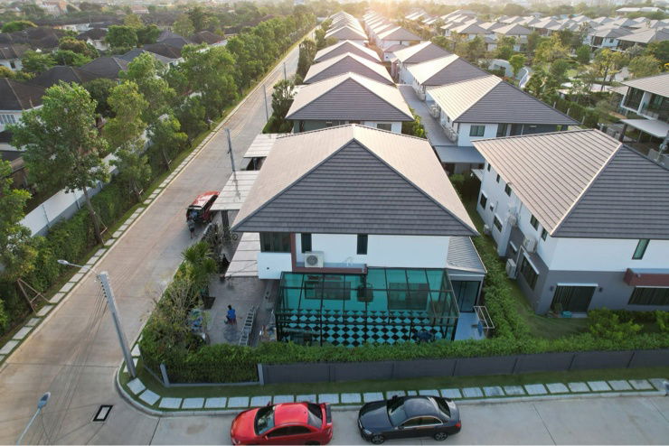 รูป 2ชั้น หลังมุม หลังคาติดsolar cell พร้อมใช้งาน หันหน้าทิศใต้ หมู่บ้านเศรษฐสิริ ทวีวัฒนา  - รูปที่ 1/10