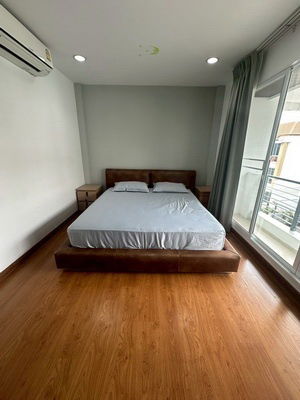 picture FOR RENT BAAN KLANG MUANG SATHORN - TAKSIN 2 / 4 bedrooms 3 bathrooms / 20 Sqw. 170 Sqm. **35,000** CLOSE TO BTS WUTTAKAT - 6/13