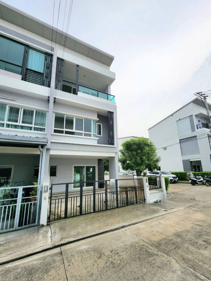 picture Townhome for sale, 3 floors, corner unit: The Ricco Town Watcharapol, Soi Rommit Phatthana, Tha Raeng Subdistrict, Bangkhen District, Bangkok - 2/21