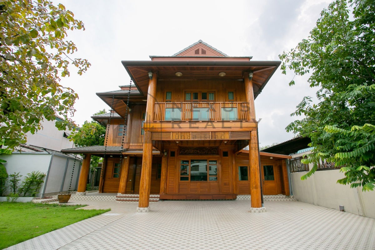 picture ✨Luxury Teakwood House for Rent near MRT Ratchadaphisek – Cozy Living, Prime Location✨ - 3/75