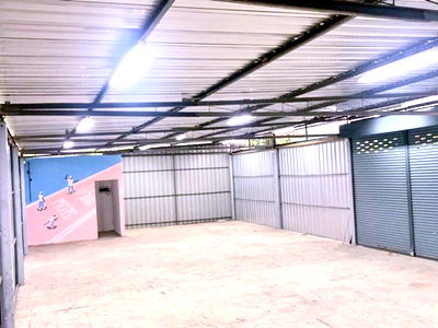 Factory for rent : MRT LatPlaKhao. 900m. Warehouse factory with private parking 320 sq.. 80sqwa. RamInthra Prasertmanuk