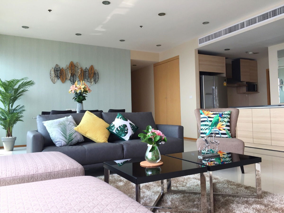 picture The Emporio Place  3 Bedrooms 4 Bathrooms size 162 Sq.m.   - 3/6