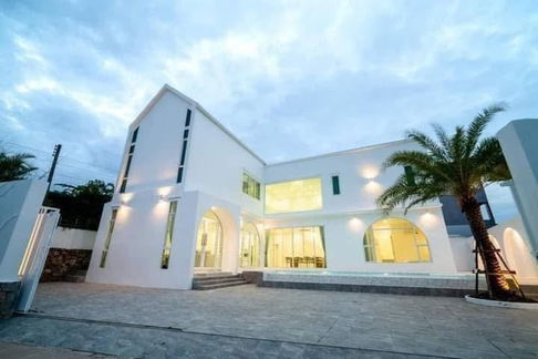 For rent pool villa style modern Pattaya Kaotalo