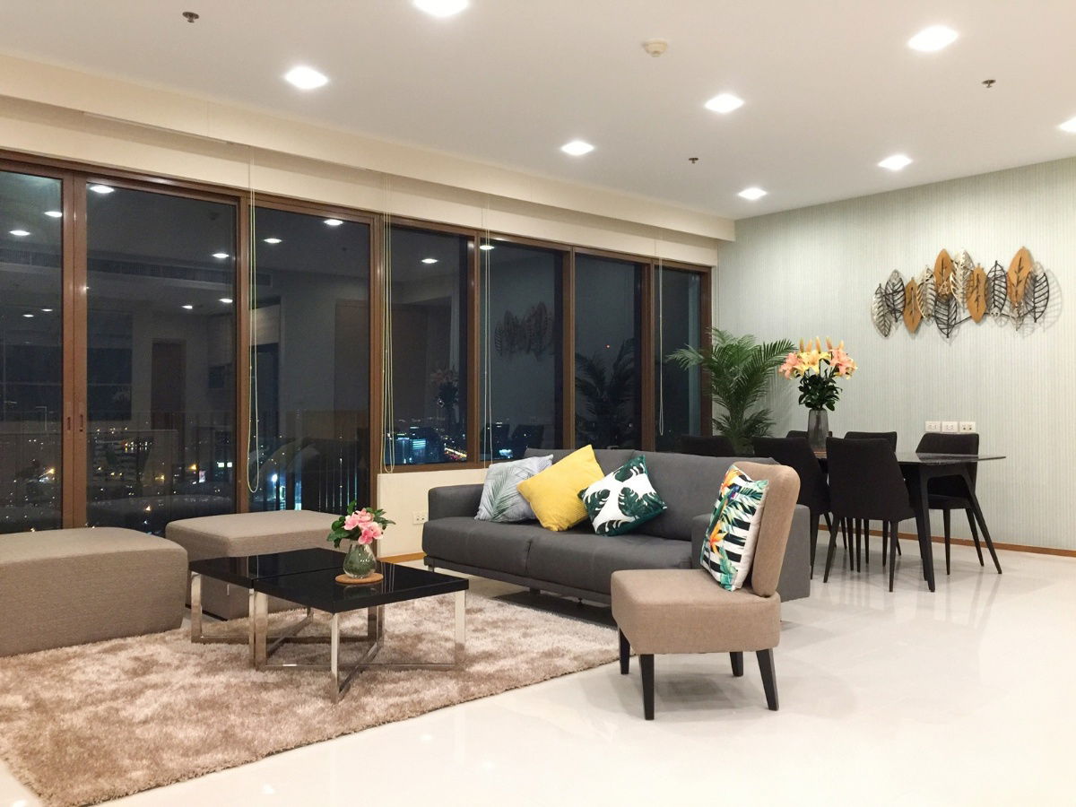 picture The Emporio Place  3 Bedrooms 4 Bathrooms size 162 Sq.m.   - 2/6