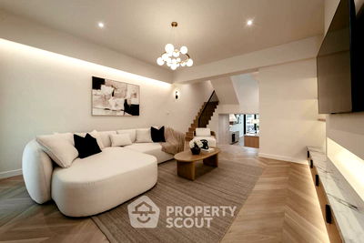 Townhouses for rent Bangkok : 5-BR Townhouse at Regent 71 Place near BTS Phra Khanong (ID 2096167)