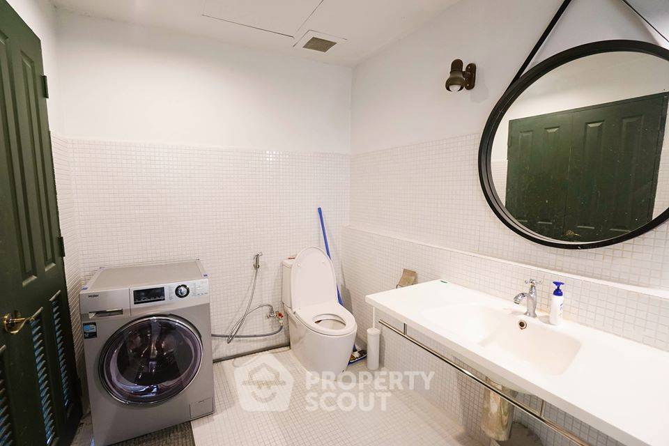 picture 1-BR Condo at Baan Sathorn Chaopraya near BTS Krung Thon Buri (ID 392518) - 6/10