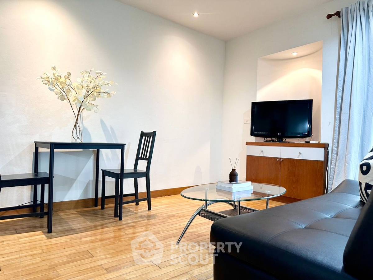 picture 1-BR Condo at The Grand Regent Condominium near BTS Ratchadamri (ID 2306555) - 1/16
