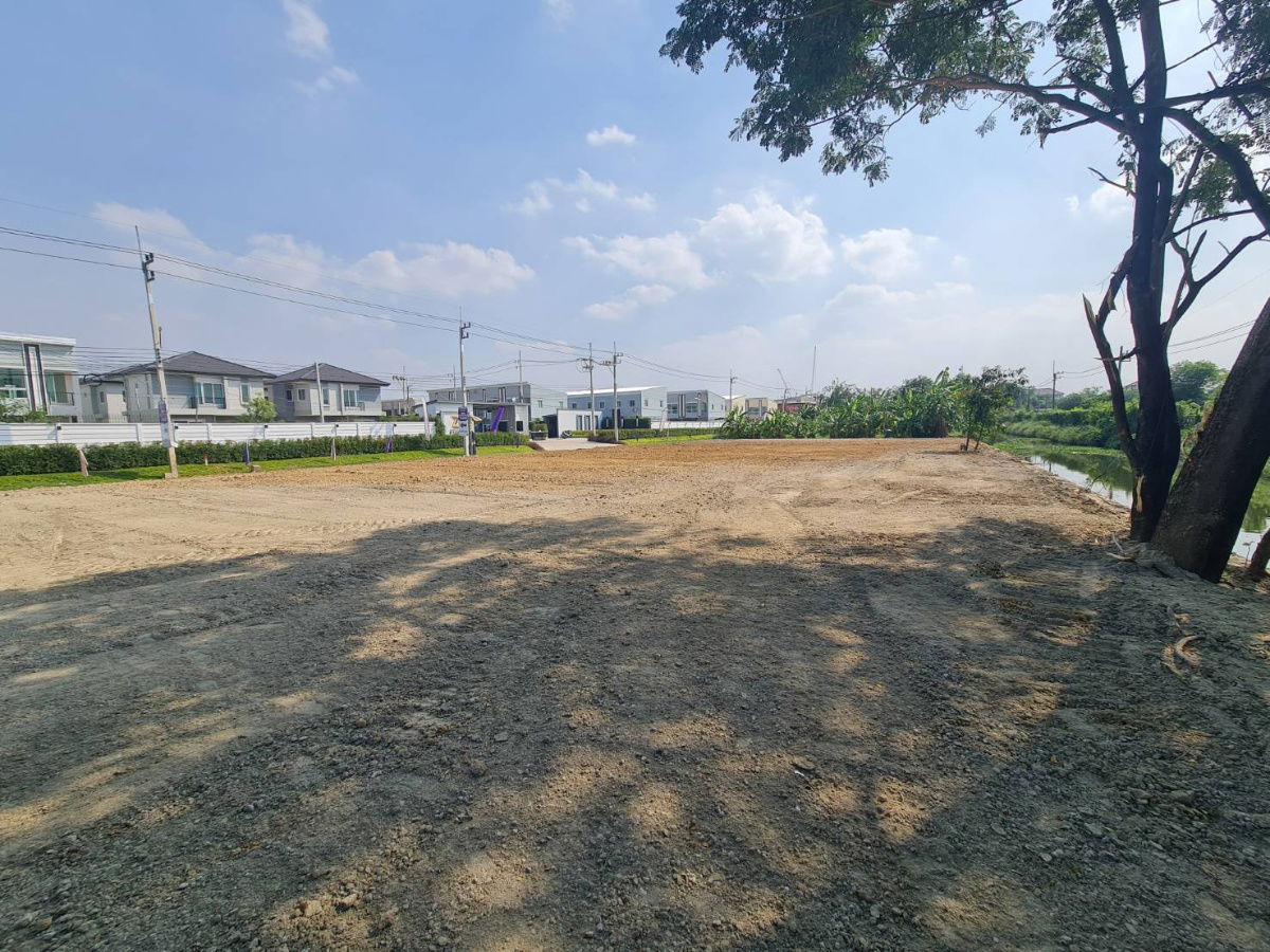 picture Land for sale in front of the entrance to EZZEN Salaya - 20/24
