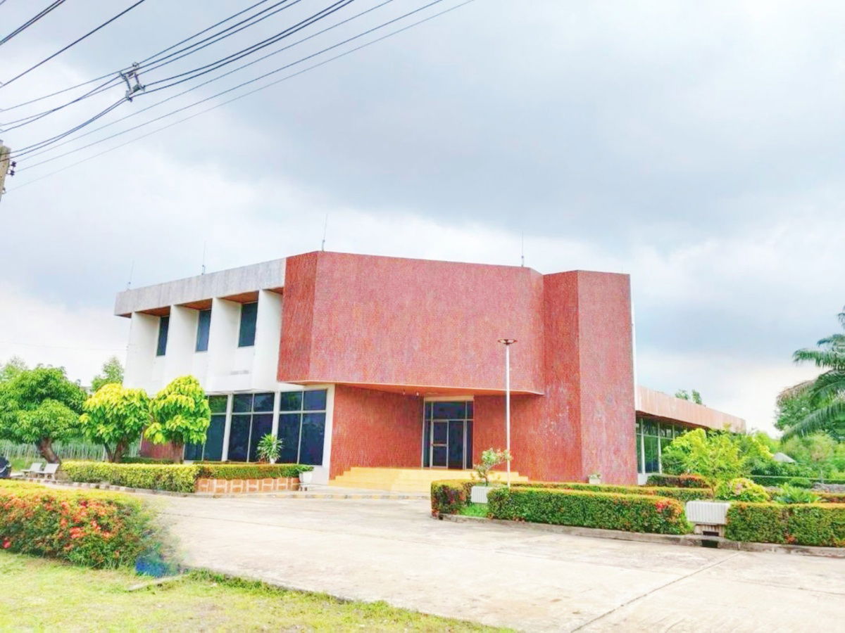 picture Land for Sale with Buildings in front of Navanakhon 110 Rai-3 Ngan-35 sq.m., on Phahonyothin Rd., Khlong Nueng, Khlong Luang, Pathum Thani. - 1/13