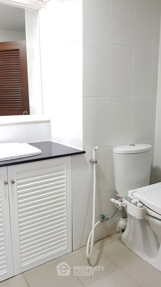 picture 2-BR Condo at Supalai Place Sukhumvit 39 near BTS Phrom Phong (ID 512412) - 12/12
