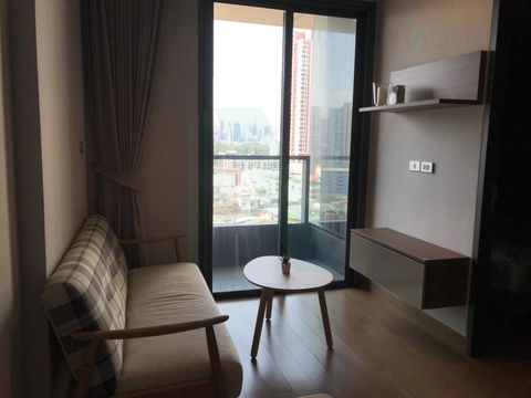 ให้เช่าคอนโด เดอะ ลุมพินี 24 อาคาร 1 ชั้น 9 1 ห้องนอน ขนาด 31.00 ตรม ใกล้ รพ.เทพธารินทร์