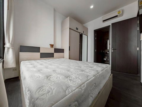 For rent Edge Sukhumvit 23  cheap price 
