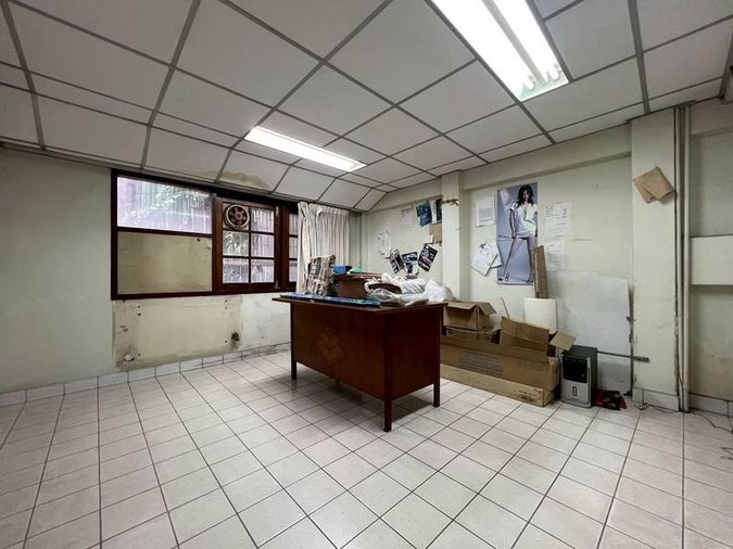 ✨✨✨อาคารพาณิชย์ ตรงข้าม London Street & Lotus พัฒนาการ ❤️💙 3.5 ชั้น + ดาดฟ้า