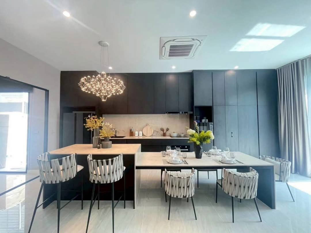 picture 📣📣 For rent The Honor Yothinpattana 3-Storey Luxury Single House 3 Bedrooms with Private Elevator, Private Swimming Pool - 3/13