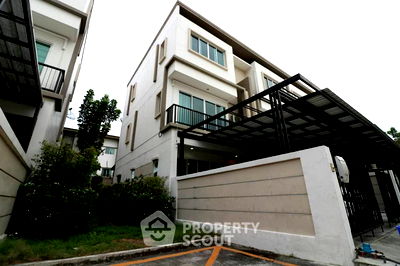 Townhouses for sale Sukumvit 62 : 3-BR Townhouse near BTS Bang Chak (ID 2035743)