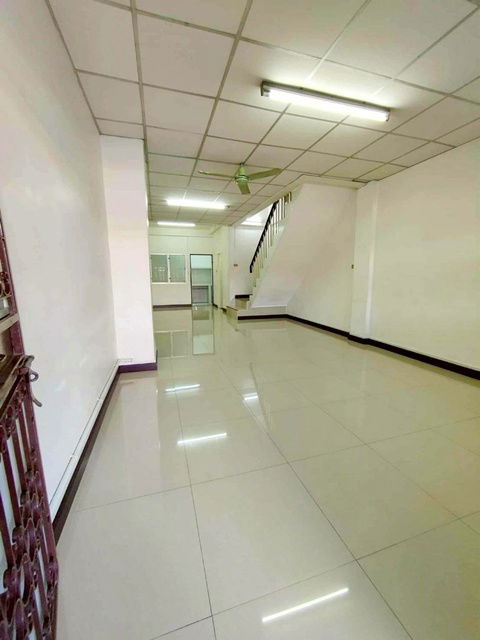 picture Borommaratchachonnani Road. Phutthamonthon Sai 3 3.5-story townhouse for rent newly renovated 22sq.w - 3/8