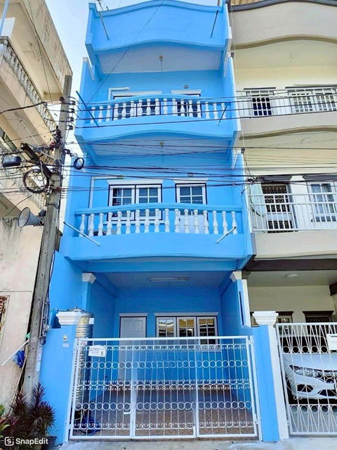 picture Borommaratchachonnani Road. Phutthamonthon Sai 3 3.5-story townhouse for rent newly renovated 22sq.w - 1/8