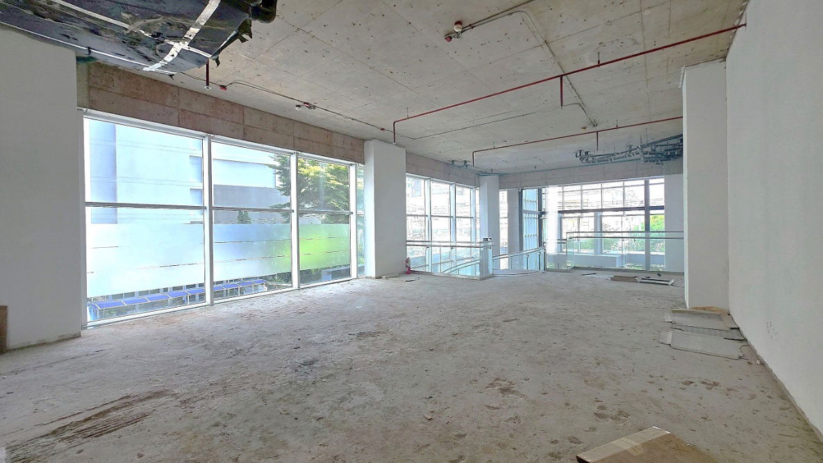 picture Retail Space for Rent on Thonglor Main Road ** NO CO-AGENT ** - 1/7