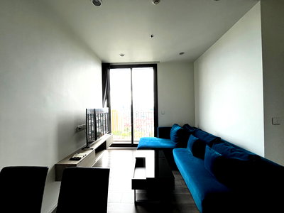 คอนโดให้เช่า : Whizdom Essence. 2นอน 56ตรม. Line id: @pfagent