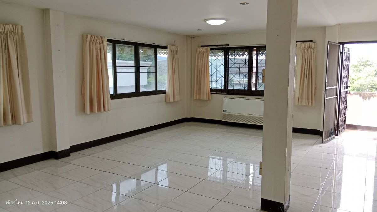 picture Medium building four floor near MAYA  - 31/50